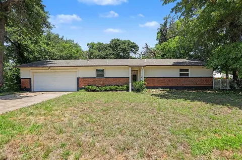 9617 NE 4th St, Midwest City, OK 73130