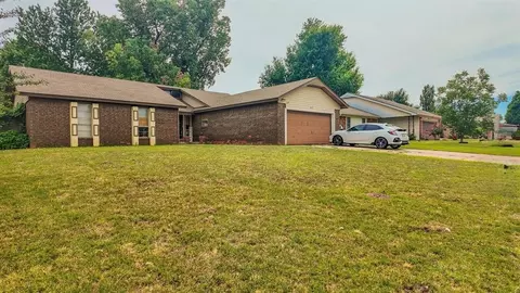 8820 NW 82nd St, Oklahoma City, OK 73132