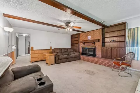 Living - 21220 SE 89th St, Mcloud, OK 74851 photo 2 of 3