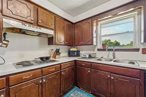 Kitchen - 21220 SE 89th St, Mcloud, OK 74851 photo 8 of 8