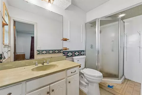 Bath - 21220 SE 89th St, Mcloud, OK 74851 photo 4 of 5
