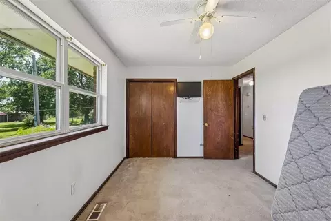 Bedroom - 21220 SE 89th St, Mcloud, OK 74851 photo 3 of 6