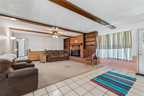 Living - 21220 SE 89th St, Mcloud, OK 74851 photo 1 of 3