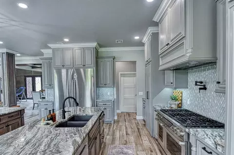 Kitchen - 3802 Turtle Creek Cir, Tuttle, OK 73089 photo 4 of 6