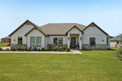 2249 Jackson Ln, Blanchard, OK 73010