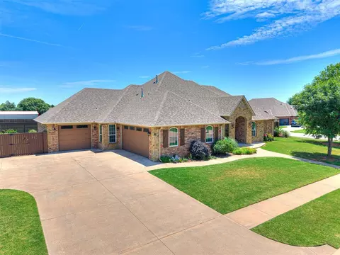 Other - 406 Rochester Ct, Tuttle, OK 73089 photo 1 of 13