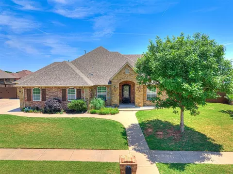 406 Rochester Ct, Tuttle, OK 73089