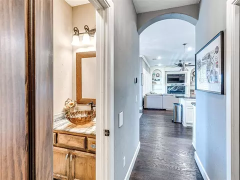 Entry Way - 406 Rochester Ct, Tuttle, OK 73089 photo 2 of 2