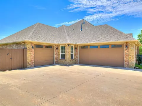 Exterior - 406 Rochester Ct, Tuttle, OK 73089 photo 1 of 8