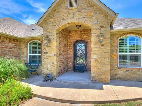 Other - 406 Rochester Ct, Tuttle, OK 73089 photo 2 of 13