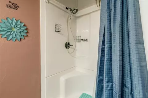 Bath - 803 E Mosier St, Norman, OK 73071 photo 2 of 5