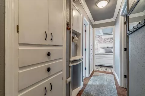 Entry Way - 803 E Mosier St, Norman, OK 73071 photo 2 of 4