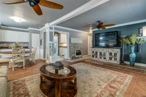 Living - 803 E Mosier St, Norman, OK 73071 photo 2 of 6