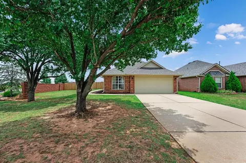 1100 NW 138th St, Edmond, OK 73013