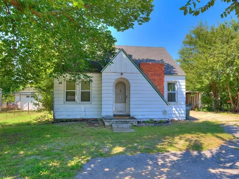 605 S Sooner Rd, Del City, OK 73115