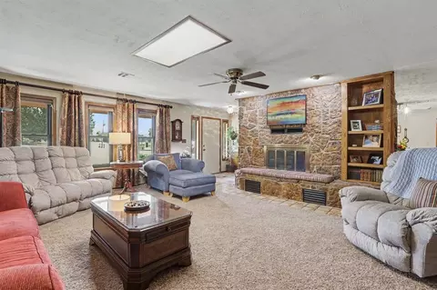 1211 E Rock Creek Rd, Tuttle, OK 73089 photo 6