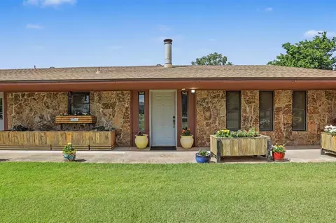1211 E Rock Creek Rd, Tuttle, OK 73089 photo 4
