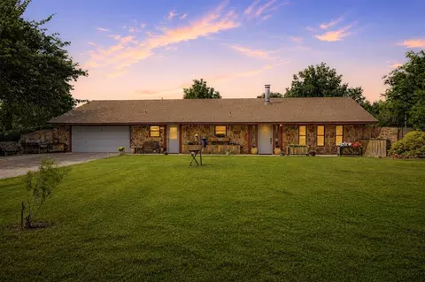 1211 E Rock Creek Rd, Tuttle, OK 73089 photo 2