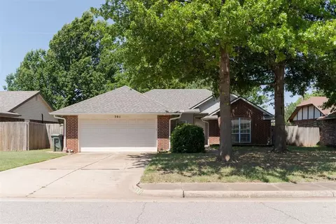 301 N Rockypoint Dr, Edmond, OK 73003