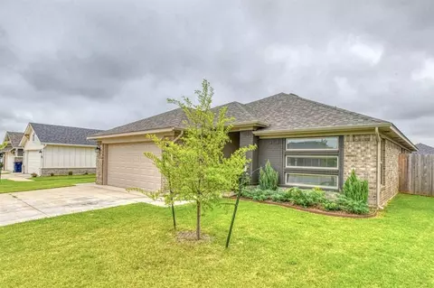 10512 NW 31st Pl, Yukon, OK 73099