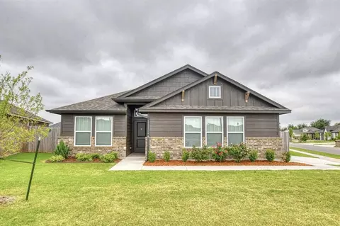 10516 NW 31st Pl, Yukon, OK 73099