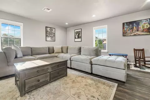 Living - 208 S Mockingbird Dr, Altus, OK 73521 photo 5 of 5