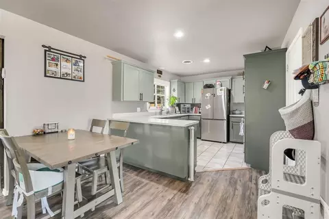 Kitchen - 208 S Mockingbird Dr, Altus, OK 73521 photo 1 of 3