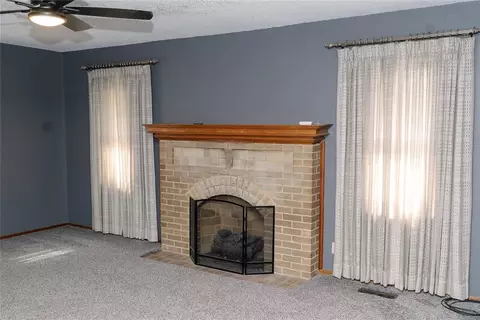 Living - 317 W 4th St, Erick, OK 73645 photo 4 of 5