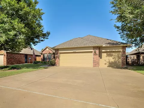2933 Firewheel Rd, Edmond, OK 73013