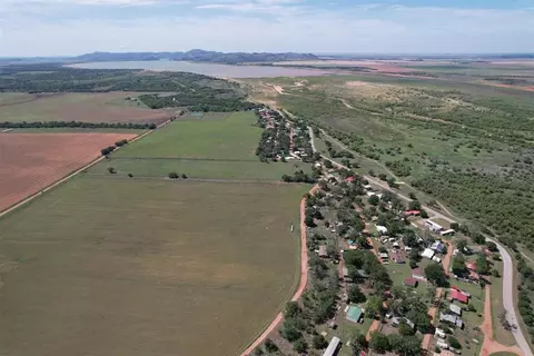 20456 E 1410 Rd #92, Lone Wolf, OK 73655