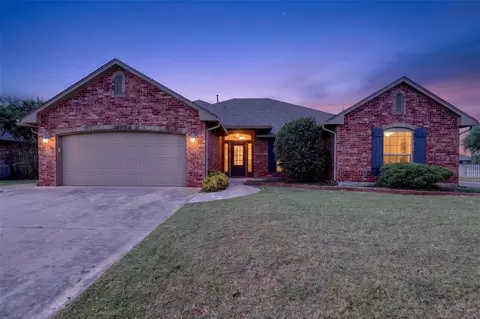 346 Pacific Crest Trl, Edmond, OK 73003