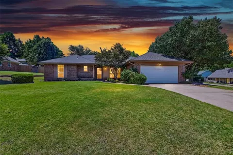 1200 Rockwood Dr, Edmond, OK 73013