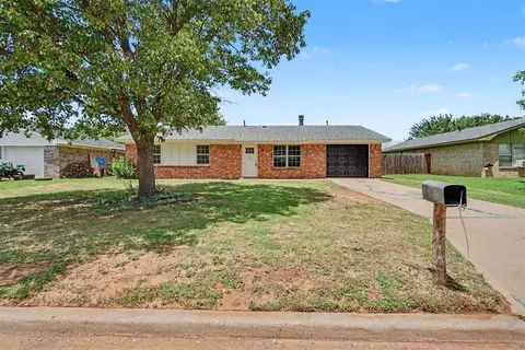 609 Libra St, Altus, OK 73521