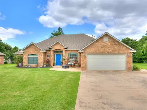 9085 Driftwood Ct, Edmond, OK 73034