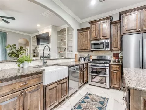 Kitchen - 1105 Julies Trl, Moore, OK 73160 photo 3 of 4