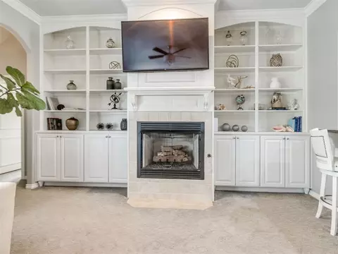 Living - 1105 Julies Trl, Moore, OK 73160 photo 3 of 5
