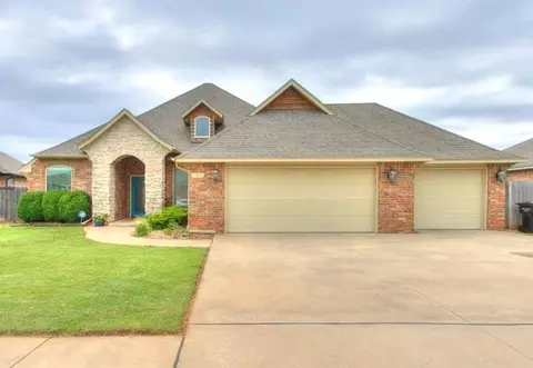 1105 Julies Trl, Moore, OK 73160