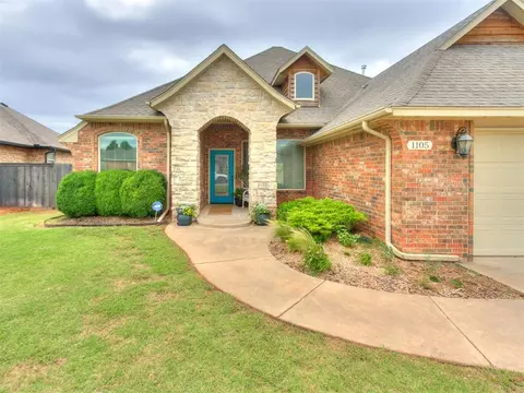 Exterior - 1105 Julies Trl, Moore, OK 73160 photo 4 of 4