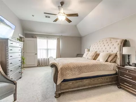 Bedroom - 1105 Julies Trl, Moore, OK 73160 photo 2 of 10