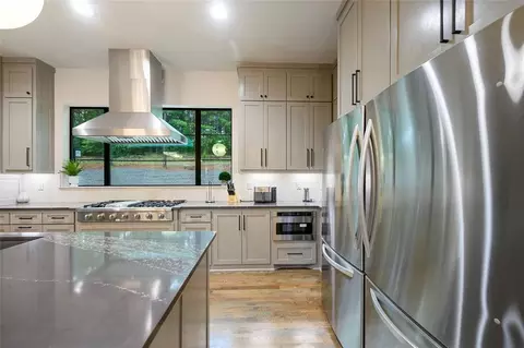 Kitchen - 269 Boulder Path, Broken Bow, OK 74728 photo 1 of 4