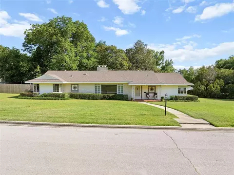 1616 SW 6th St, Ardmore, OK 73401
