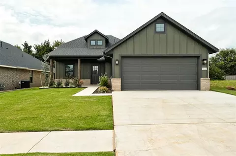 4832 Sundowner Ln, Edmond, OK 73034