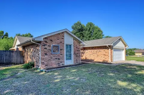 Exterior - 3302 Pheasant Run Rd, Norman, OK 73072 photo 2 of 4