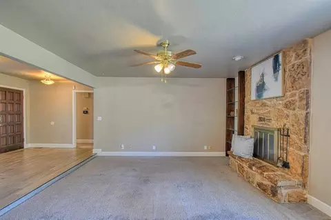 Living - 3302 Pheasant Run Rd, Norman, OK 73072 photo 2 of 5