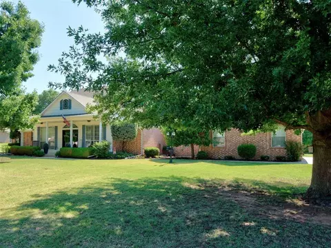 610 W Ridge Dr, Tuttle, OK 73089