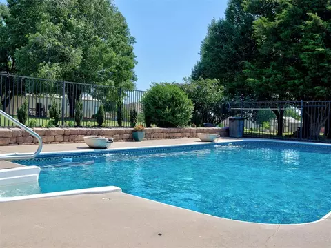Exterior - 610 W Ridge Dr, Tuttle, OK 73089 photo 12 of 14
