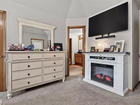 Bedroom - 610 W Ridge Dr, Tuttle, OK 73089 photo 2 of 4