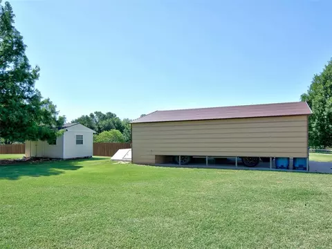 Exterior - 610 W Ridge Dr, Tuttle, OK 73089 photo 14 of 14