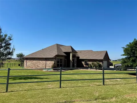 24352 E 1006 Rd, Weatherford, OK 73096