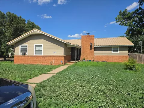 1223 N Lee St, Cordell, OK 73632
